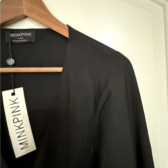 NWT MINKPINK ‘Harper’ Twist Front Long Sleeve Blouse in Black Size XL - Picture 7 of 11